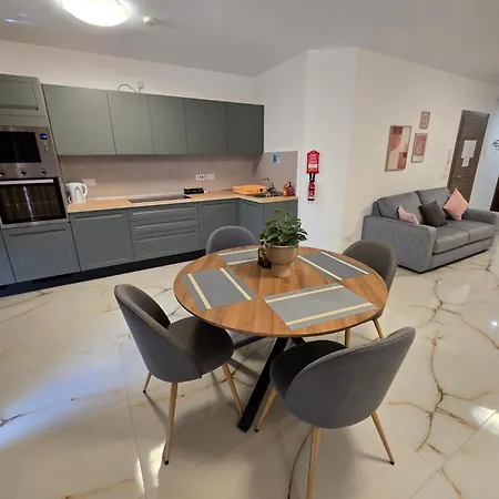 Serenity No 2 Apartamento *