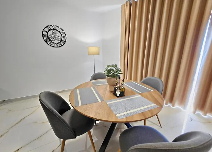 2 Bedroom Apartment Park Views With Wifi And Ac 2 St Paul's Bay